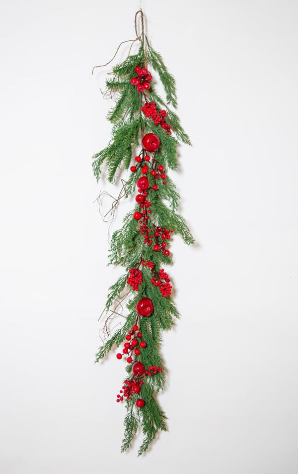 Red Berry Garland – Festive Decoration